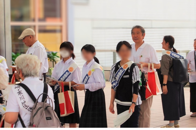(画像)市内中学校の生徒の皆さんにも啓発活動へご協力いただきました
