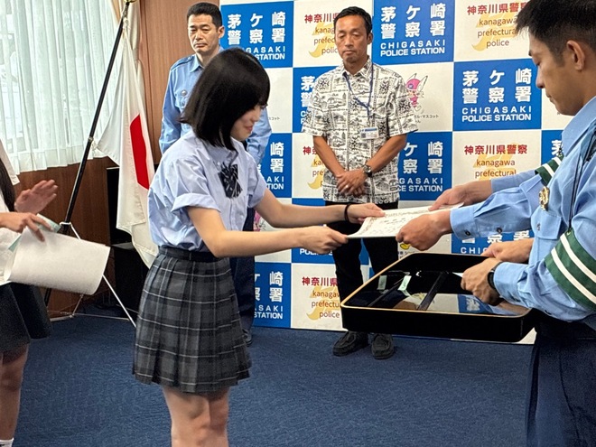 (画像）「右・左・右　しっかり見よう　守れる命」　茅ケ崎西浜高等学校　1年　古山　みずき　さん