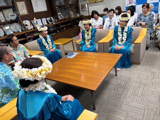 (画像）教えてもらった全ての曲をずっと書き留めているというお話も！