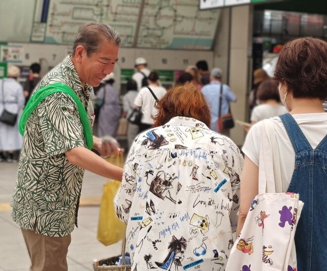 （画像）市民に向け啓発をする佐藤市長