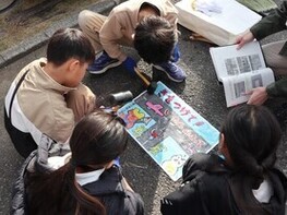 ステッカー設置の様子