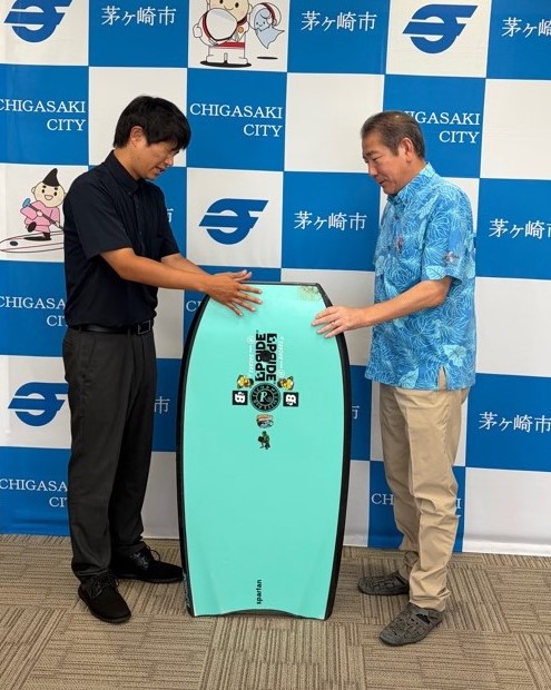 (画像）市長が、ボードについて質問しました。