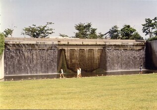 中央公園の流れる噴水（1987年撮影）
