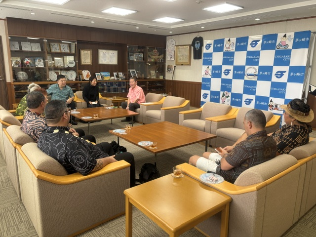 (画像）実行委員長、6名のクムフラの皆様にお越しいただきました