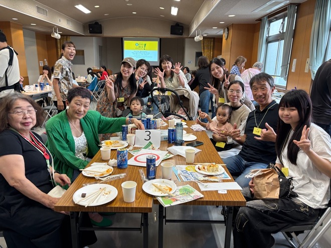 (画像）各国の食文化を楽しみながら、交流を深めるきっかけとなりました。